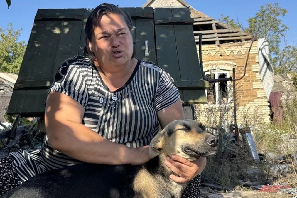 «Мэр» на руинах. Единственный житель разрушенной Марьинки готовится к зиме