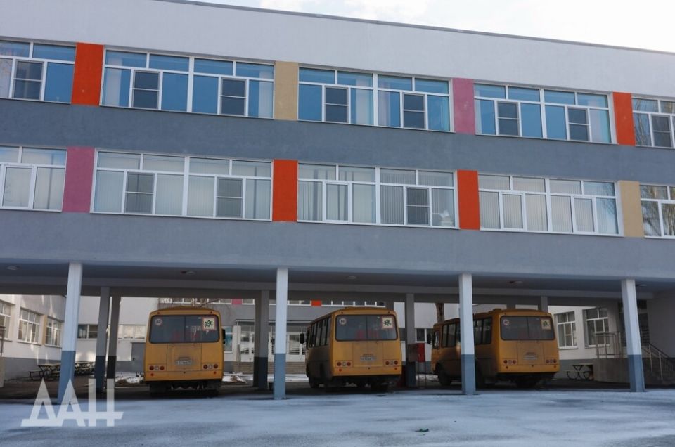 500+ объектов образования в ДНР восстановлено шефами за три года в составе РФ