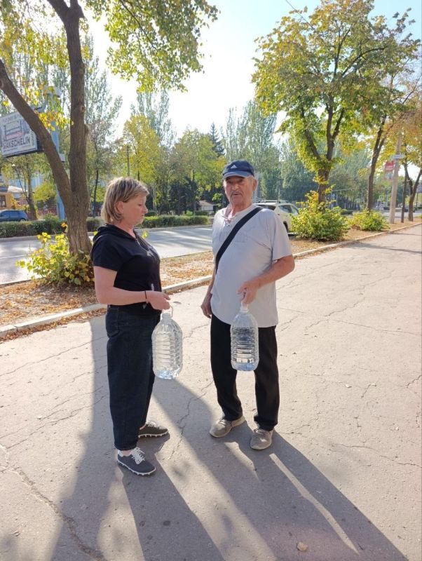 Роман Конев: 30 сентября 2025 года во исполнение поручения Главы Донецкой Народной Республики Дениса Пушилина, депутаты Горловского городского совета от фракции «Единая Россия» - Светлана Евсеенко и Даниил Карабаев...