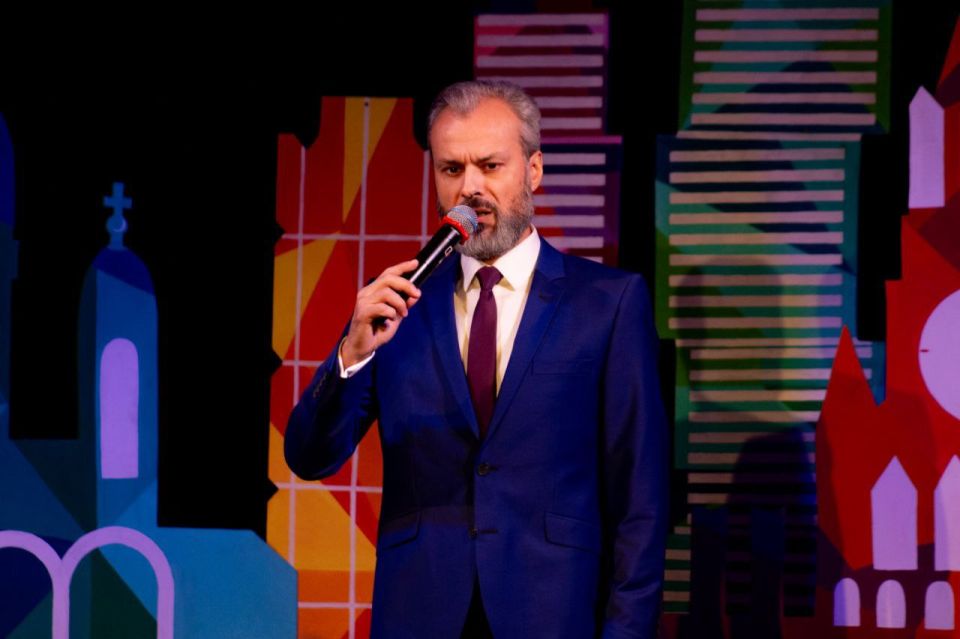  :  3-        , 30 ,         ,     ...