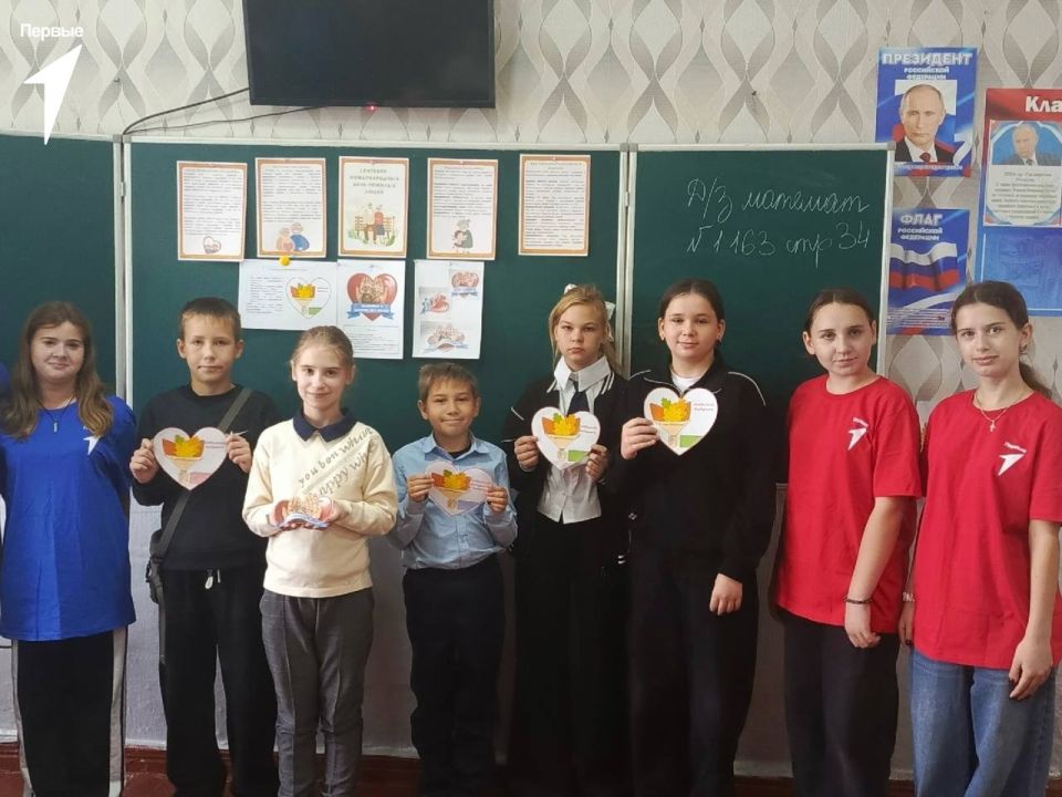 Для самых близких сердцу. 1 октября, когда багрянец листвы укрывает землю, словно теплый плед, сердце осени дарит нам особенный праздник — День пожилых людей! В этот день, наполненный золотым светом и тихой грустью уходящего...