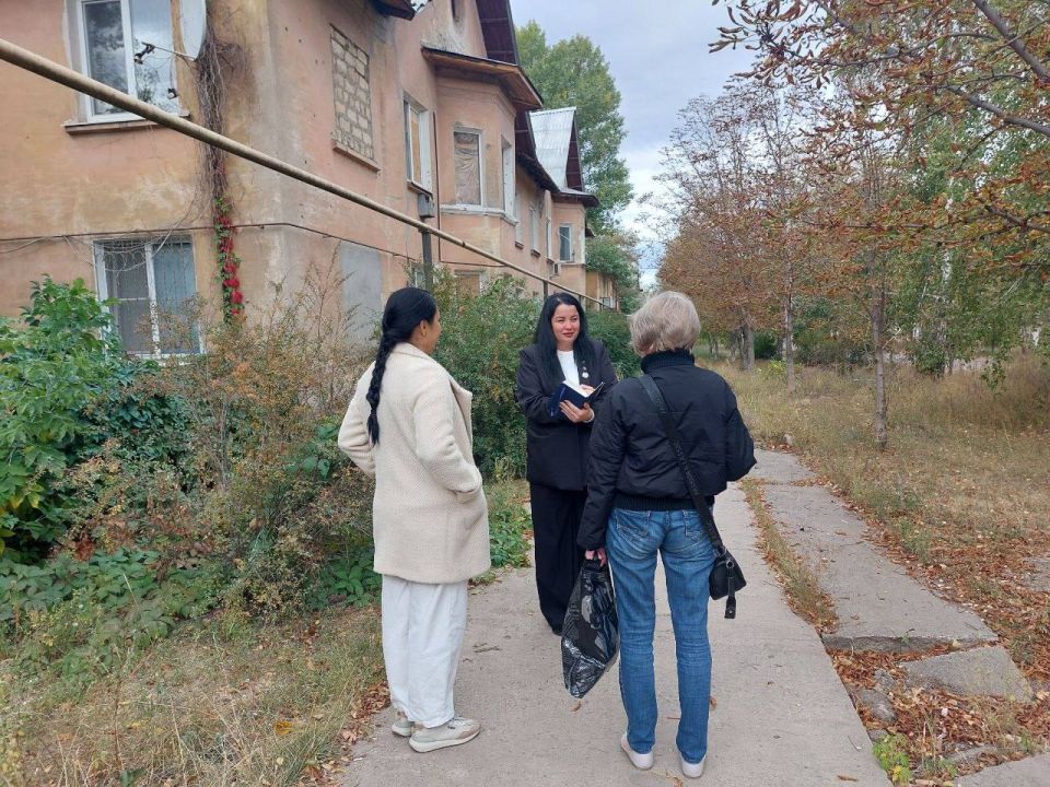 26 сентября 2025 года руководитель общественной приемной МО ВПП «Единая Россия» Анжелика Россоха провела встречу с жителями поселка городского типа Мироновский