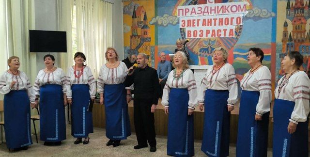 "Сегодня день особый - день мудрых и солидных, день опытных и строгих, день добрых, умных, видных"