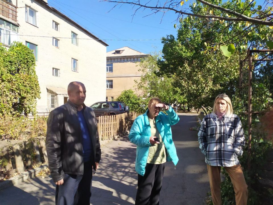 02 октября, заместитель главы администрации городского округа Торез Александр Ставицкий провел встречу с населением по адресу: