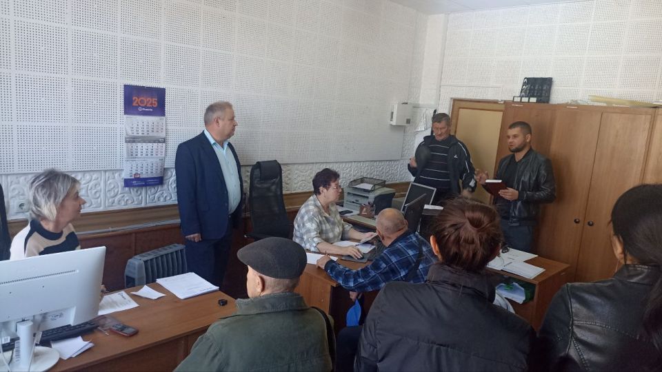 Сегодня депутат Тельмановского муниципального совета Дмитрий Липчанский провел встречу с трудовым коллективом ГУП ДНР «Республиканский оператор связи»