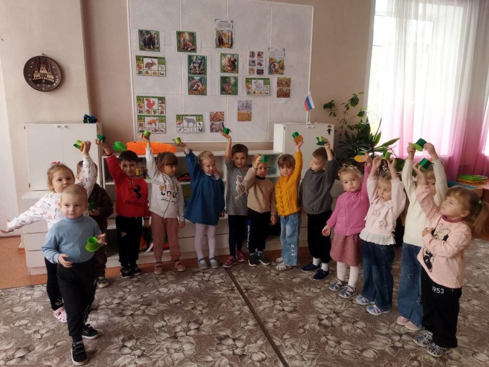 В детских садах Ждановки прошли тематические мероприятия к Международному дню пожилых людей