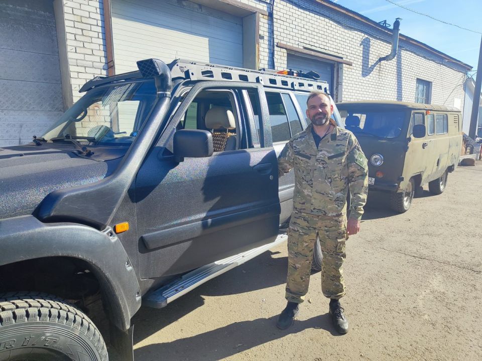 Знаковая посылка на передовую в День воссоединения Донбасса и Новороссии с Россией - на фронт отправился УАЗ-«буханка», приобретенный на средства прихожан и клириков Городецкой епархии