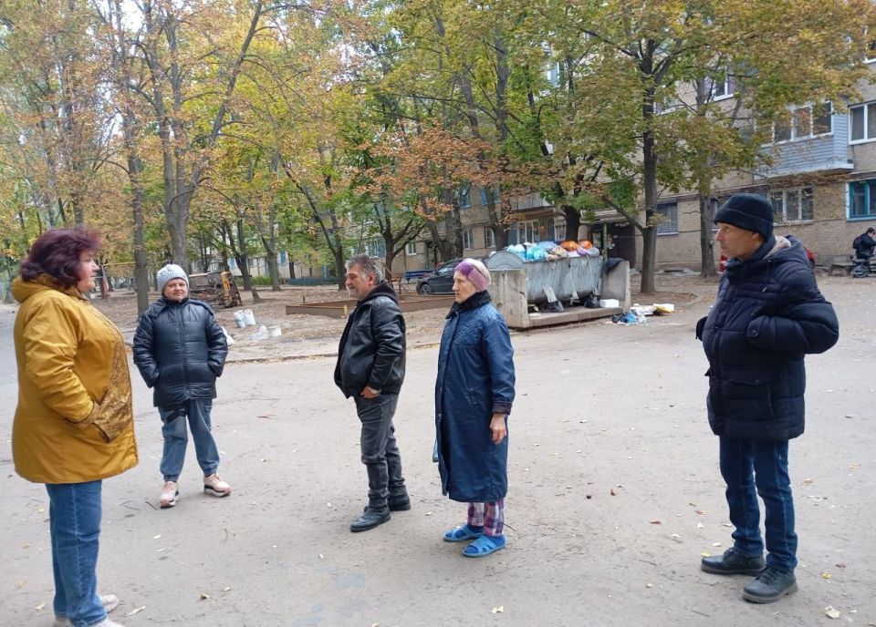 Руководитель общественной приемной местного отделения Всероссийской политической партии «Единая Россия» Татьяна Давыденко провела встречу с жителями города Светлодарск