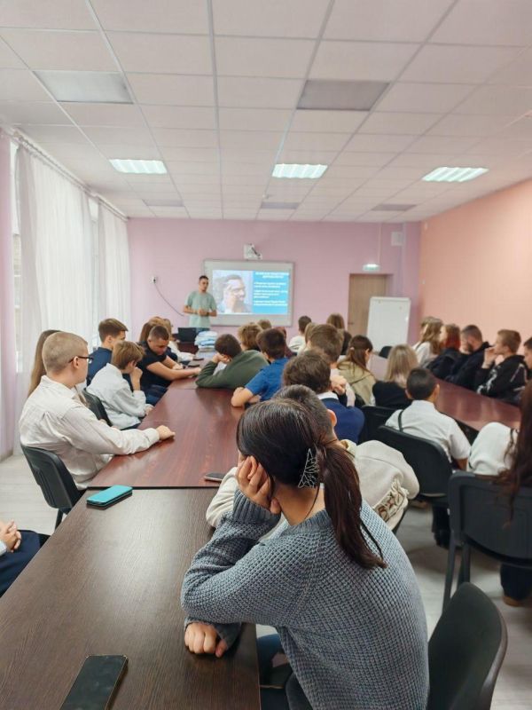 Камчатские специалисты провели работу со школьниками Светлодарска