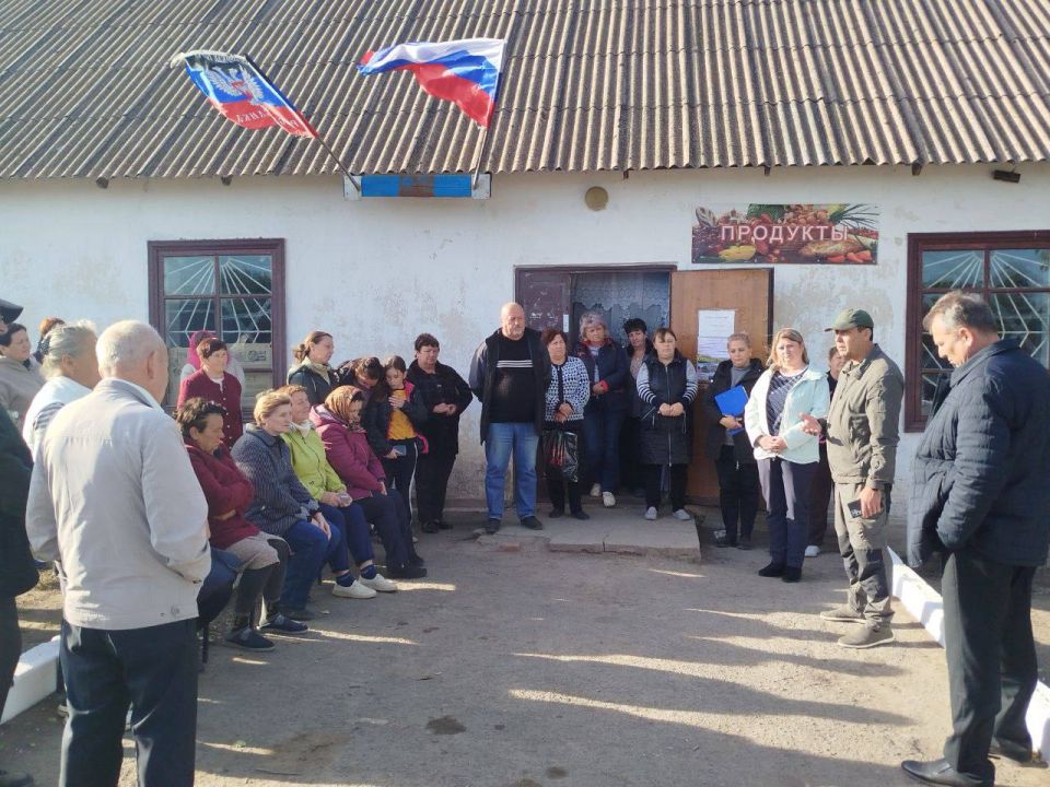Константин Зинченко: Совместно с председателем Волновахского муниципального совета, депутатом от фракции «Единая Россия» Таймуразом Арсоевым встретился с жителями с. Степное