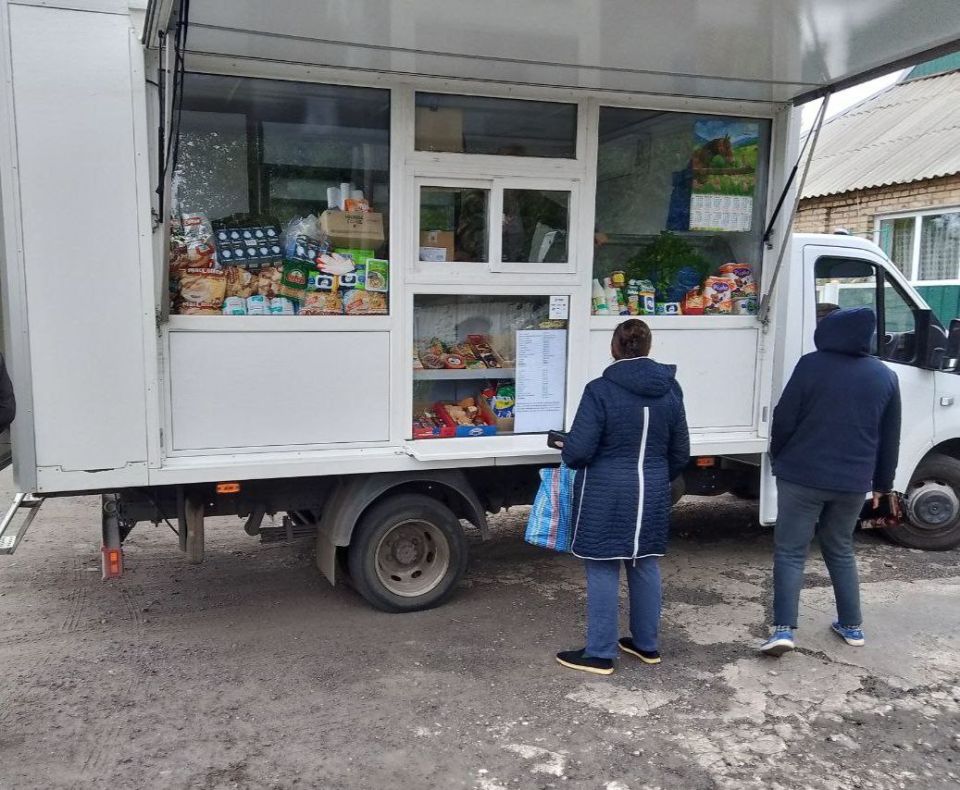 С 1 по 3 октября 2025 года осуществлена выездная торговля с использованием автомагазинов в населенных пунктах городских округов Донецк, Докучаевск, Горловка, Мариуполь, на территории г