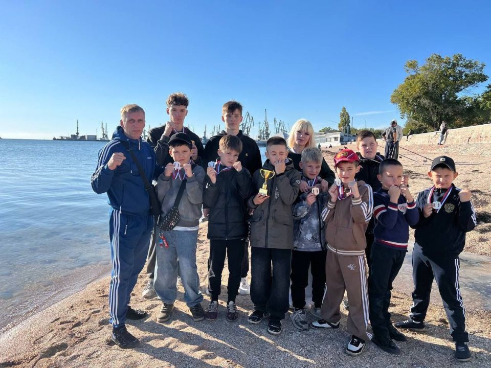 Ждановские боксеры достойно представили город на соревнованиях в Бердянске