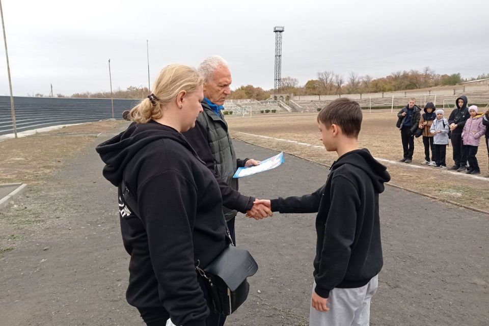 1 октября Муниципальное бюджетное учреждение дополнительного образования «Спортивная школа № 2 городского округа Торез» провело Первенство города по легкой атлетике среди юношей и девушек 2013-2014 г.р. в честь Заслуженного...