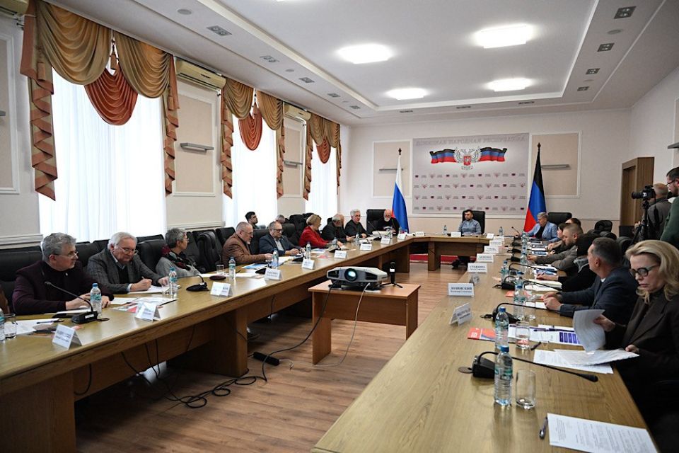 В ходе рабочей встречи в Донецке, посвященной восстановлению ДНР, была поднята важная тема формирования уникальной архитектурной идентичности региона