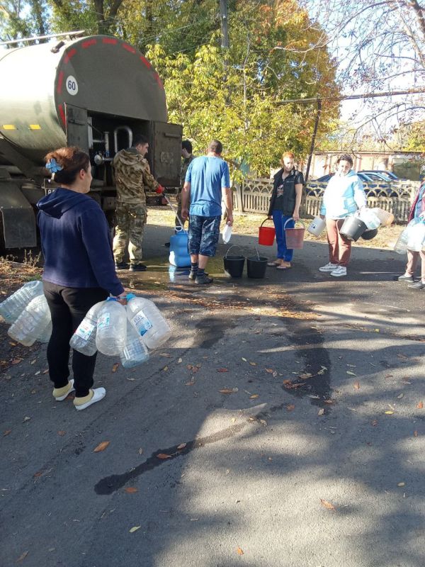 Под руководством Секретаря первичного отделения №1063 Старобешевского местного отделения Партии "ЕДИНАЯ РОССИЯ", начальника Старобешевского территориального отдела Администрации Старобешевского М.О. Артема Ляшова организован...