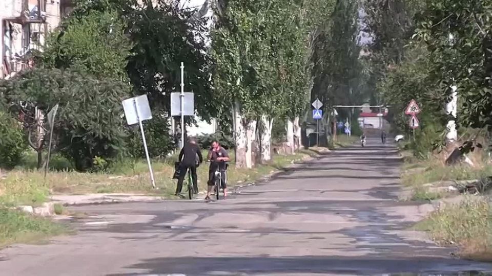 В Курахово полицейские выявляют тайники с вооружением