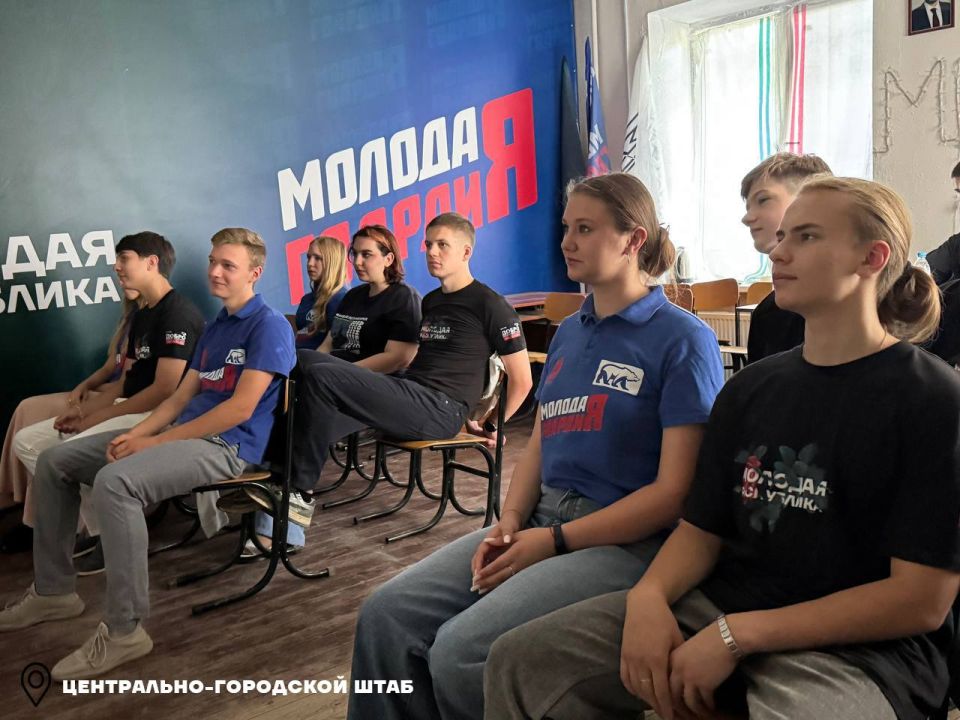 Молодёжка Горловки провела ряд мероприятий в честь дня рождения Владимира Путина