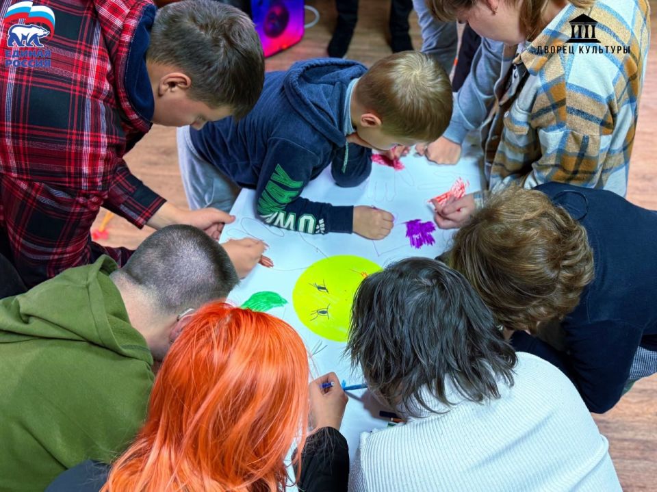 7 октября в Центре социальной реабилитации смешанного типа для инвалидов и детей-инвалидов города Харцызска состоялась игровая программа, приуроченная к Акции «1000 добрых дел»