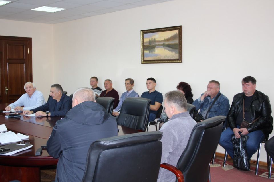 Сегодня, 7 октября, депутат Макеевского городского совета Тарас Сидоренко провел встречу по адресу: г.о. Макеевка, г. Макеевка, пл. Советская, 2