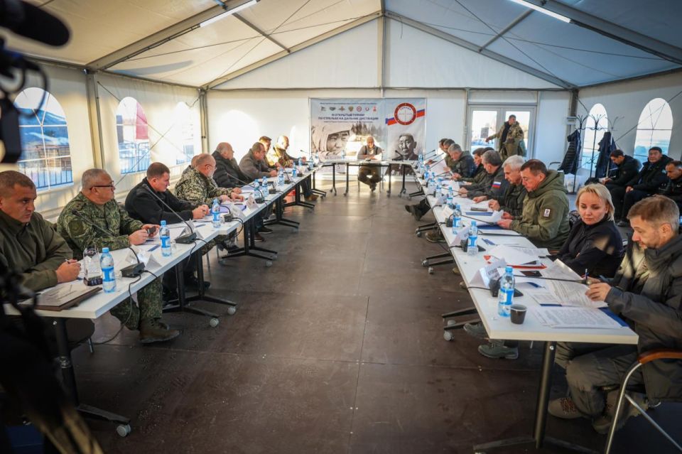 Игорь Лызов: Рабочие из ЕАО досрочно отремонтировали 2 объекта в ДНР в 2025 году