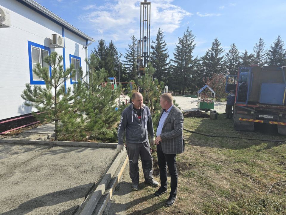 Сергей Юзвинкевич: В рамках работы штаба по вопросам охраны здоровья граждан в Володарском муниципальном округе проверил ход строительства ФАПа в с. Новокрасновка