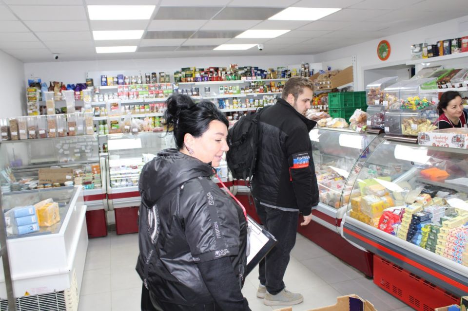 Роман Конев: Активисты Народного контроля осуществили проверку ряда магазинов в Центрально-Городском районе Горловки