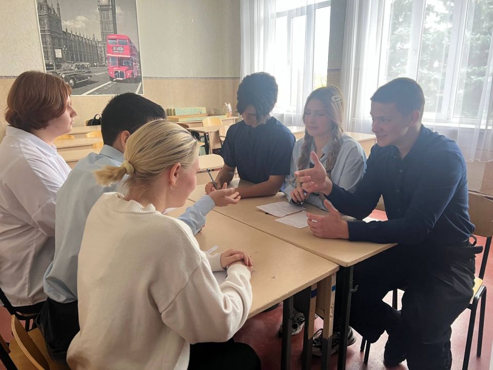 Сегодня в Государственном бюджетном общеобразовательном учреждении «Средняя школа №21 городского округа Макеевка» Донецкой Народной Республики Первичного отделения №545, прошел интересный и познавательный Круглый стол...