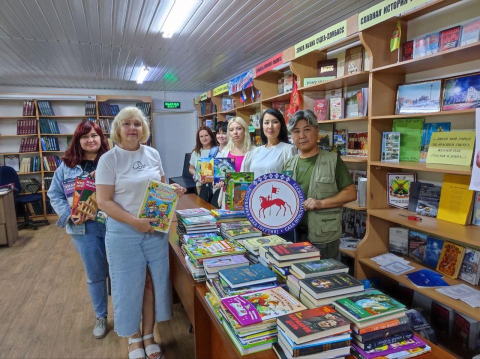 Центральная библиотека Докучаевска получила новую партию книг из Якутии