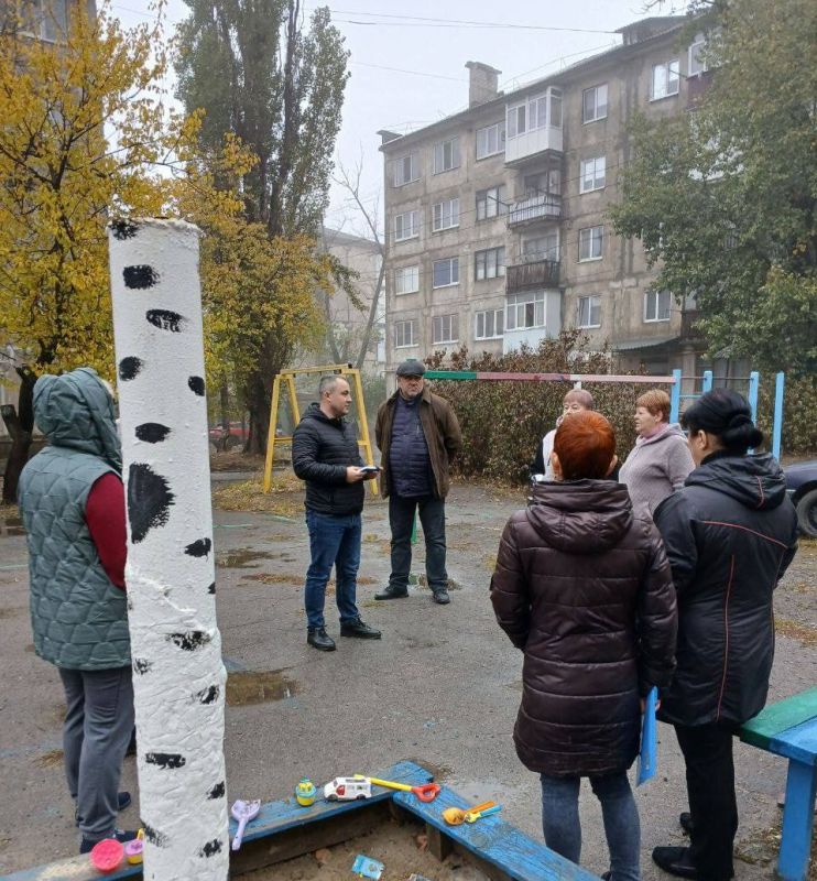 Встреча с населением. Сегодня, 9 октября, депутат Торезского городского совета Игорь Шинкарев провел встречу с населением по адресу: микрорайон 1, д. 4. В начале встречи Игорь Викторович ознакомил жителей с основными...