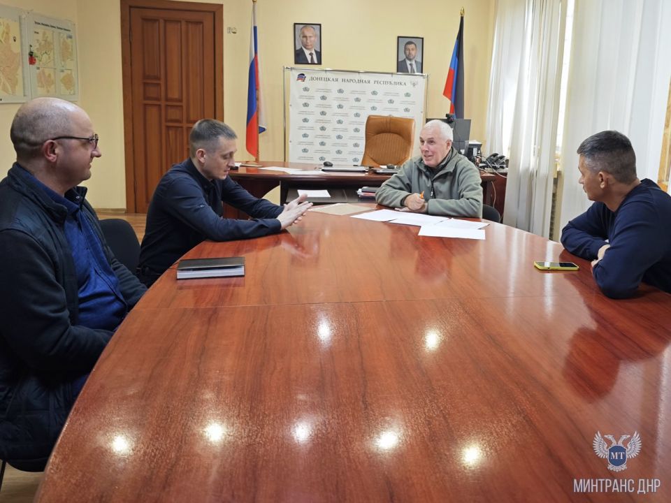 Александр Бондаренко: Вместе с финалистом кадрового конкурса «Донбасс. СВОИ Герои» Антоном Ботнаревым с рабочим визитом посетили Харцызск