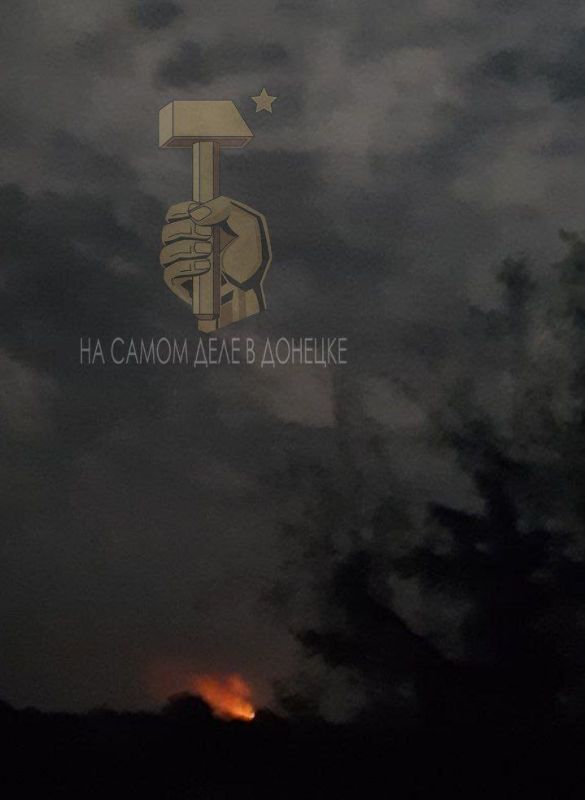 Этой ночью в Оккупированном Славянске звучали множественные взрывы, по предварительной информации был поражён Славянский завод высоковольтных изоляторов