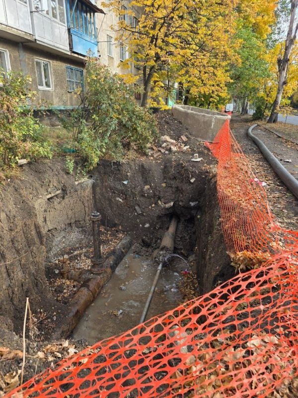 Сергей Ермаков: С 6 по 10 октября специалисты Снежнянского филиала ПУВКХ выполнили ремонтные работы на водопроводных сетях, устранив аварийные участки на улицах Шаумяна, Сиверса, Лозовского, Шишкина и в переулке Казанском