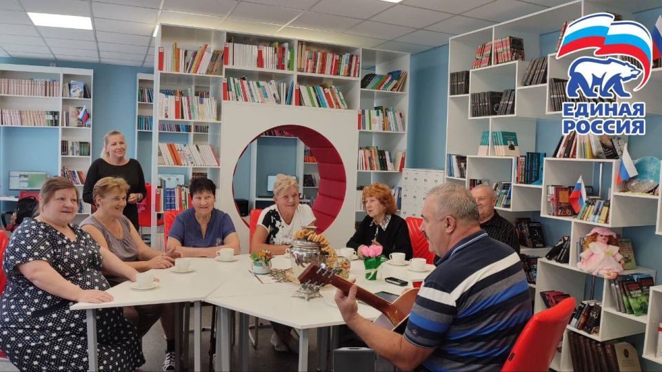 Сегодня, 10 октября, в клубе села Бирюки в рамках проекта «Старшее поколение» партии «Единая Россия» состоялись осенние посиделки для жителей элегантного возраста "Мы за чаем-не скучаем"