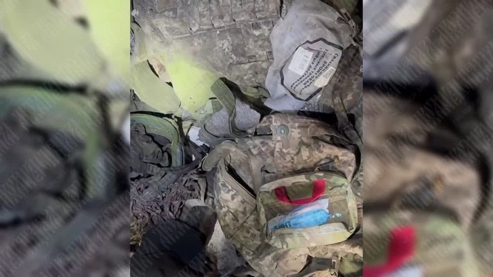 Свалка трупов ВСУшников в окопах под Владимировкой (район Шахово)