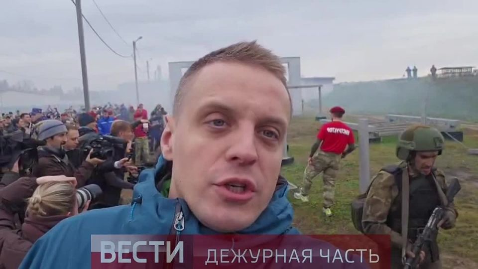 В Балашихе в Дивизии Дзержинского с самого утра слышны автоматные очереди - это спецназ Росгвардии проходит испытания на право ношения карповых беретов