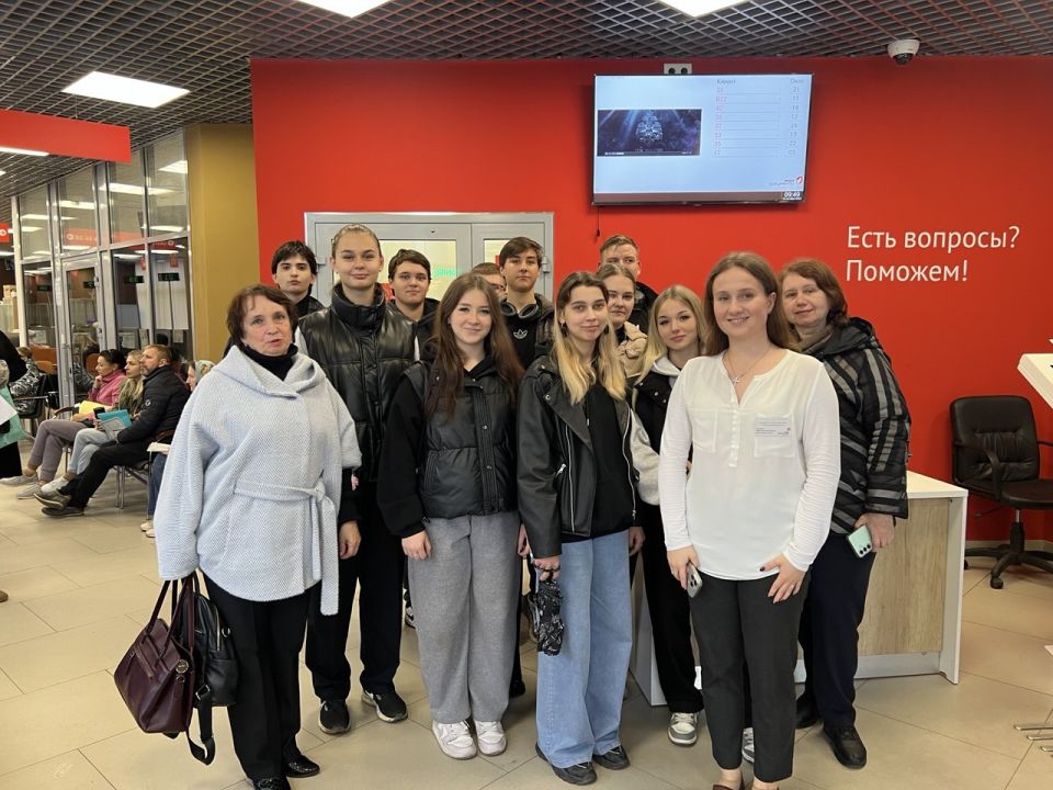 #УчитьсяВДобассе. В рамках поручения Главы ДНР Дениса Пушилина и реализации национального проекта "Молодежь и дети" на базе центров "Мои документы" проходит акция "Учиться в Донбассе"