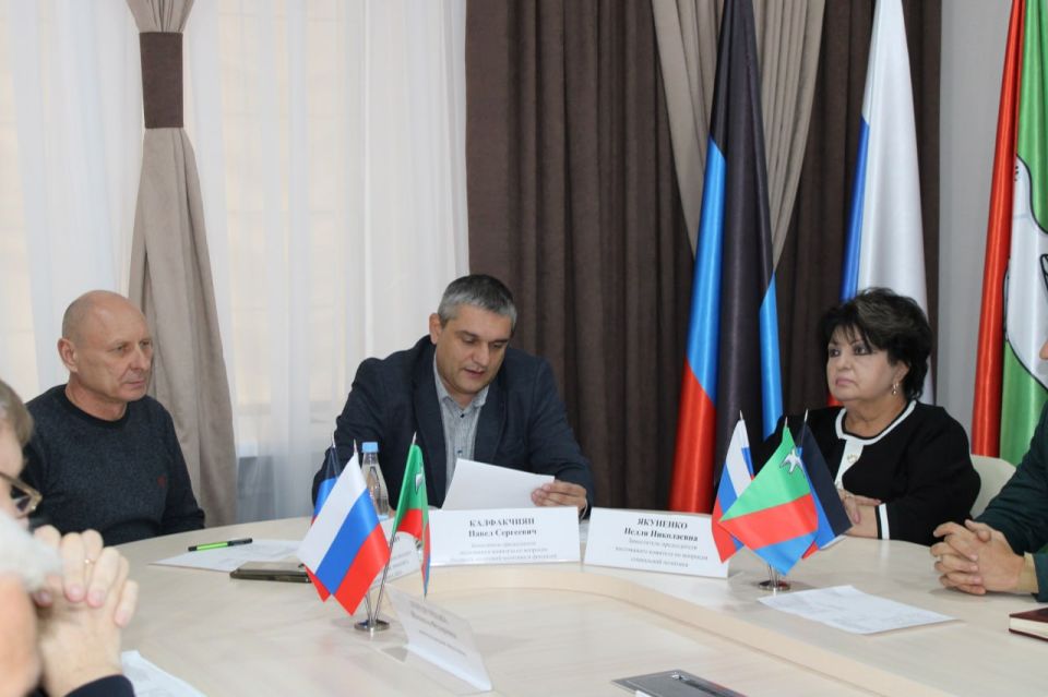 Роман Конев: Состоялось заседание постоянных комитетов Горловского городского совета Донецкой Народной Республики первого созыва