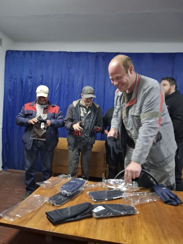 Виктория Рогожина, председатель Совета женщин Харцызска, недавно побывала в трудовом коллективе МБУ "Харцызскгорсвет"