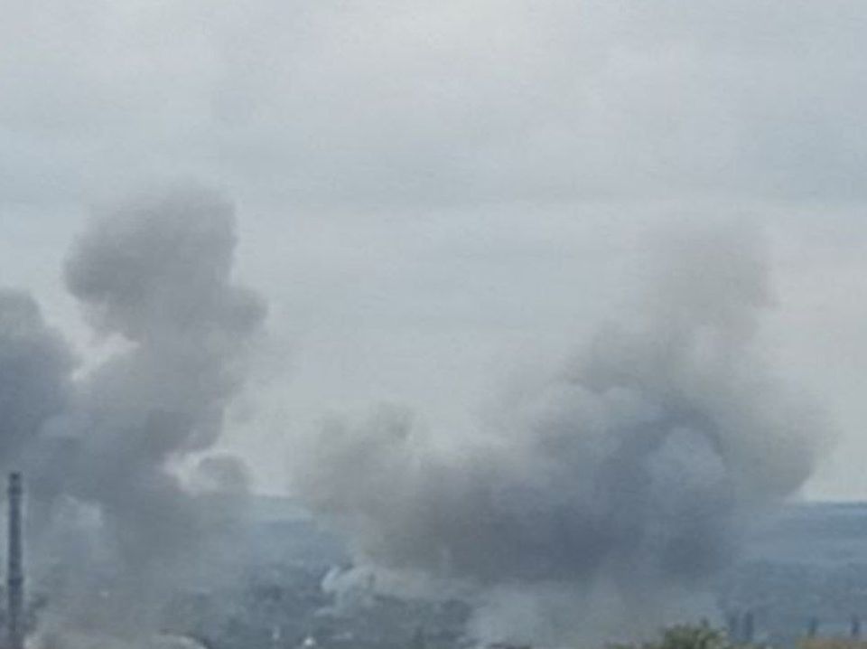 В Краматорске взрывы. Соцсети публикуют дым нам местом попаданий