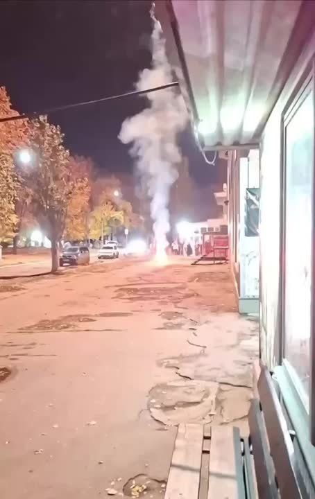 Вчера в ДНР было громко. Какие-то гении решили запустить салюты в Торезе