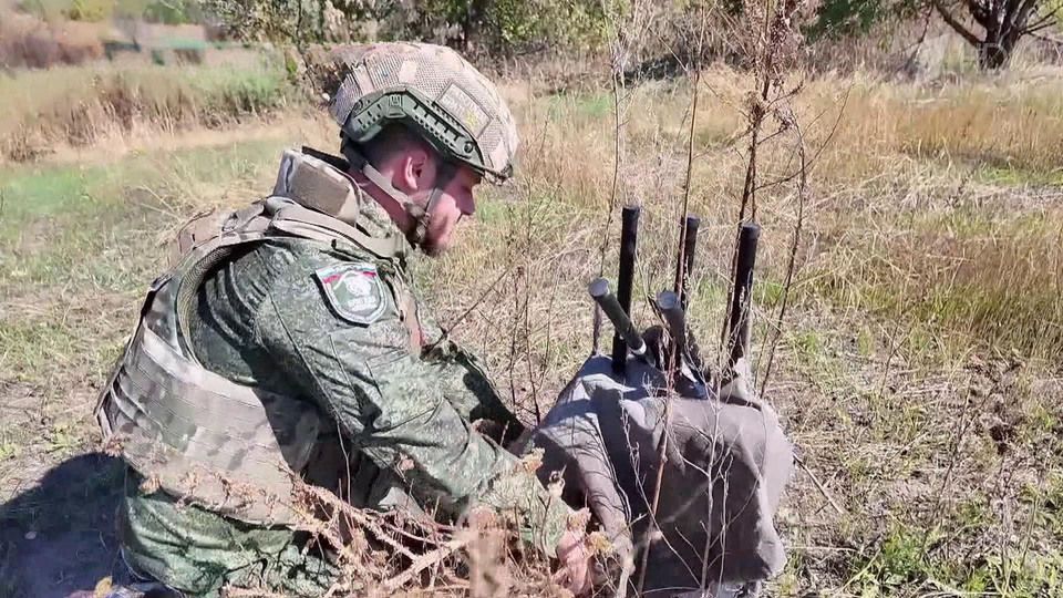 Бойцы службы РЭБ отряда «БАРС-16» защищают позиции «Южной» группировки на Северском направлении