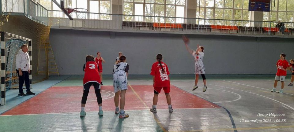 Предварительные старты, в спортивном комплексе ТРУБНИК, прошла товарищеская встреча двух девичьих баскетбольных команд - Авангард Донецк и МБУ ДО СШ №2 Панда Харцызск