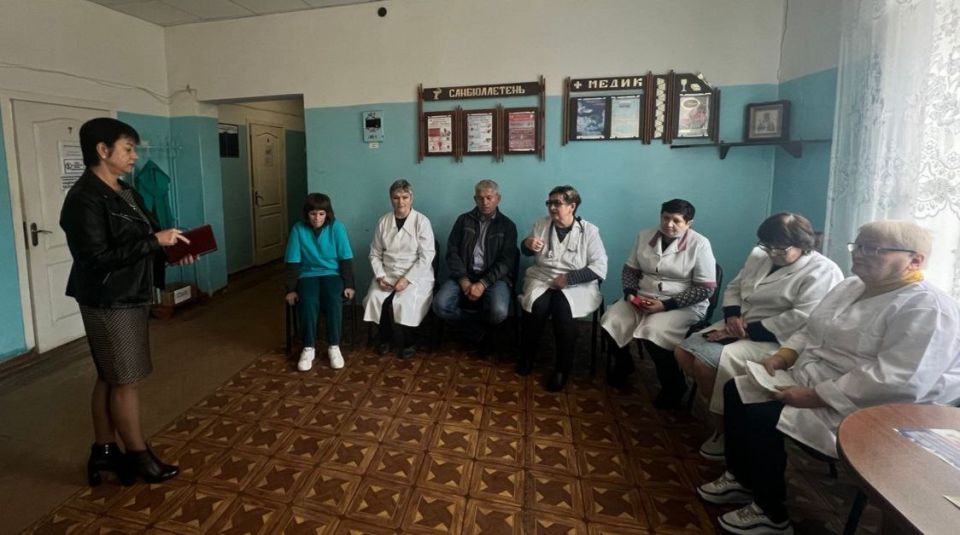 Заместителем главы Администрации была проведена встреча с трудовым коллективом Мирненской амбулатории