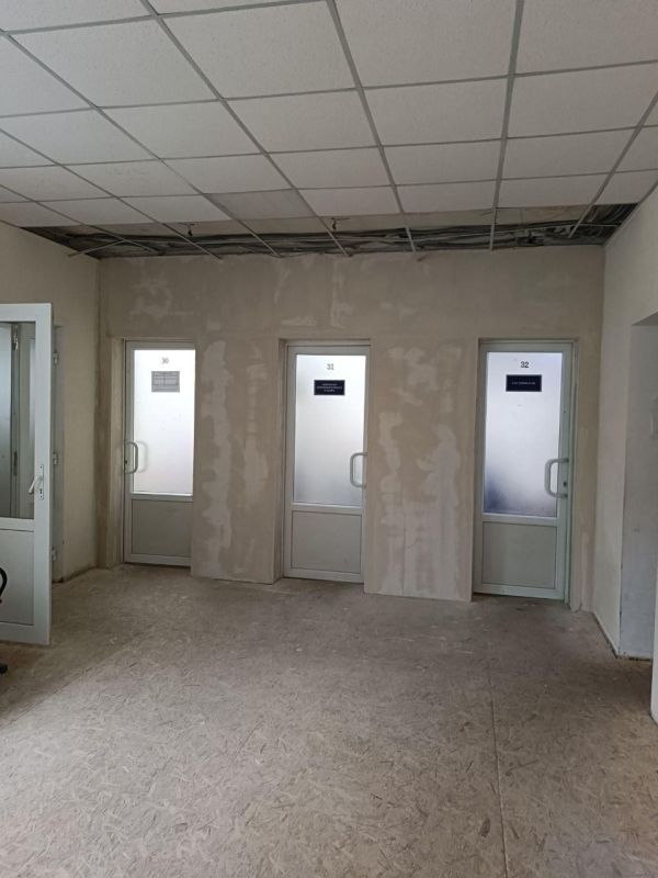 Подрядчики шеф-региона обновляют помещения горбольницы в Харцызске