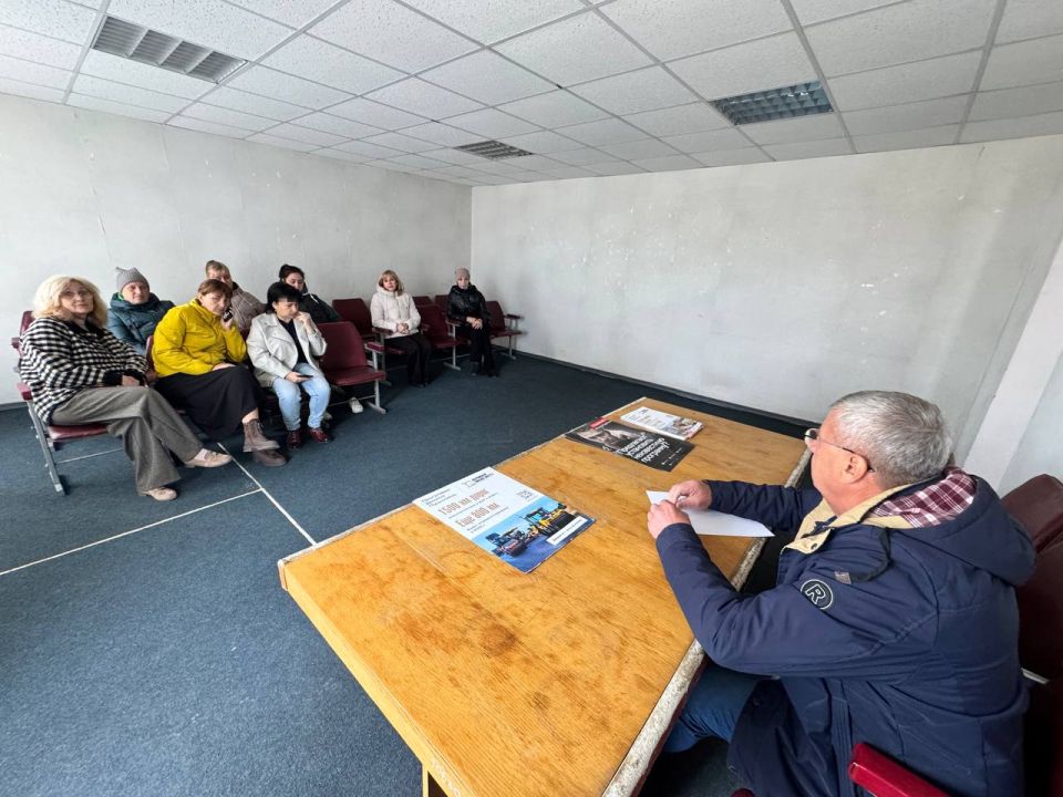 Начальник Новозарьевского территориального отдела Михаил Рапач провел сход граждан в селе Новозарьевка