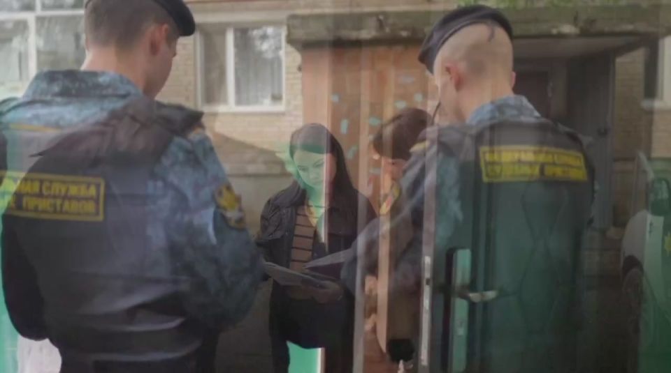 ДОЛГИ ПОД КОНТРОЛЕМ. Специалисты "Амвросиевкатеплосеть" совместно с ФССП по Амвросиевскому району провели плановый рейд по должникам за услуги централизованного отопления