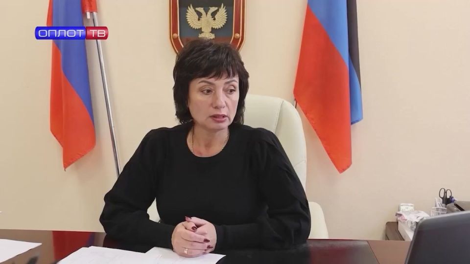 Наталья Великодная: О работе с населением, организация помощи и выдача социальных пособий в Горняке и Галициновке Кураховского муниципального округа