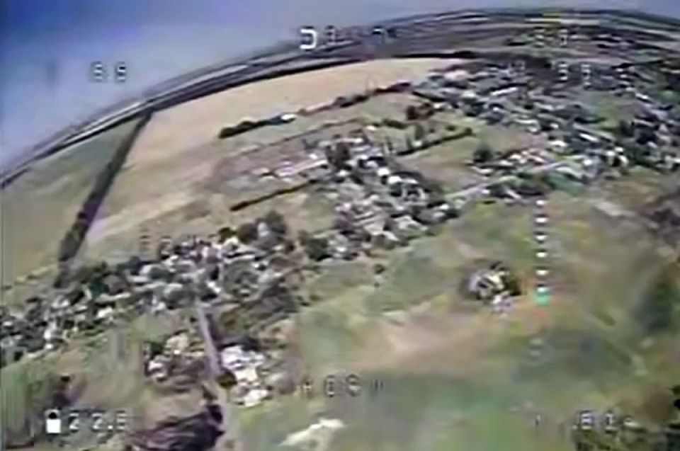 Военный эксперт Владислав Шурыгин в беседе с aif.ru отмечает, что для штурма действительно подходят все способы