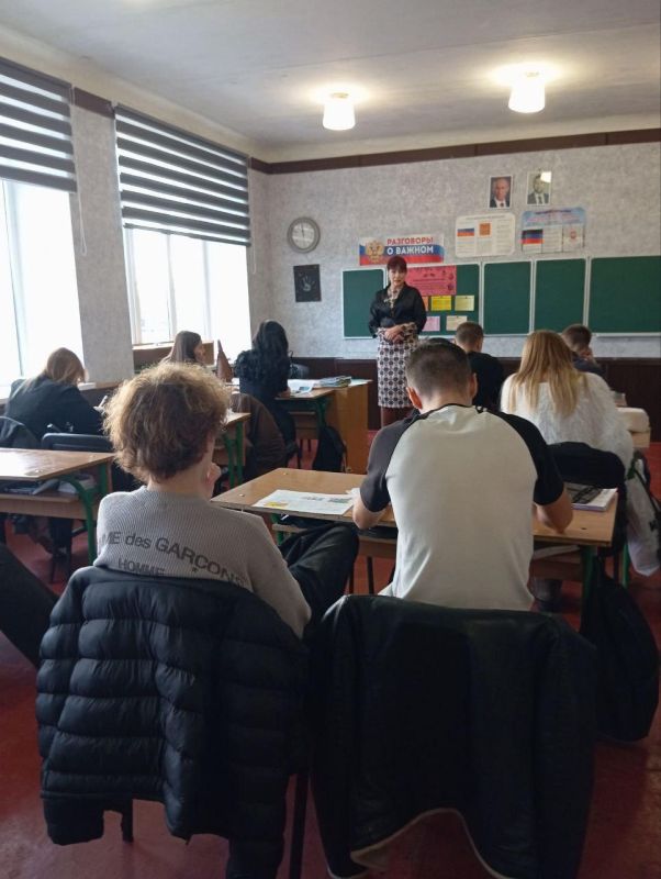 В Ждановке старшеклассников учат быть ответственными гражданами