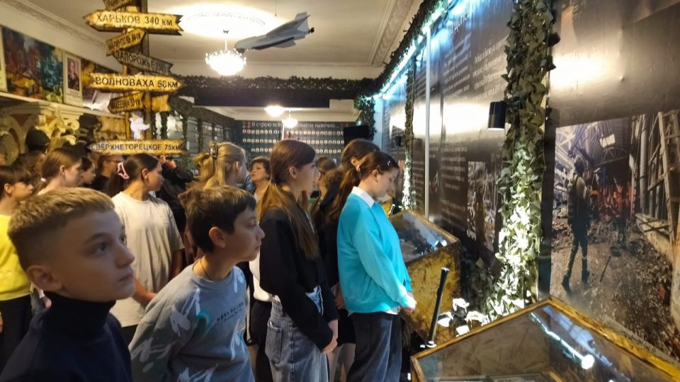 Николай Михайлов: Школьники города Комсомольское посетили экскурсию «Боевой путь за свободу Донбасса»